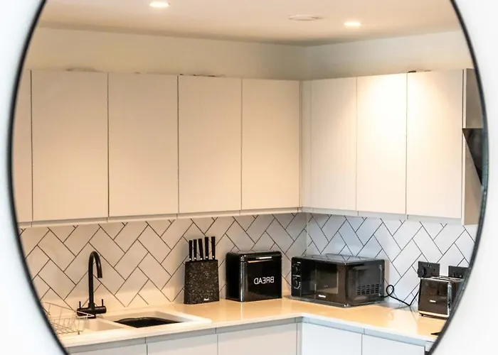 Modern And Sleek 2 Bed Flat In Appartement Manchester