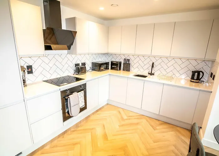 Modern And Sleek 2 Bed Flat In *