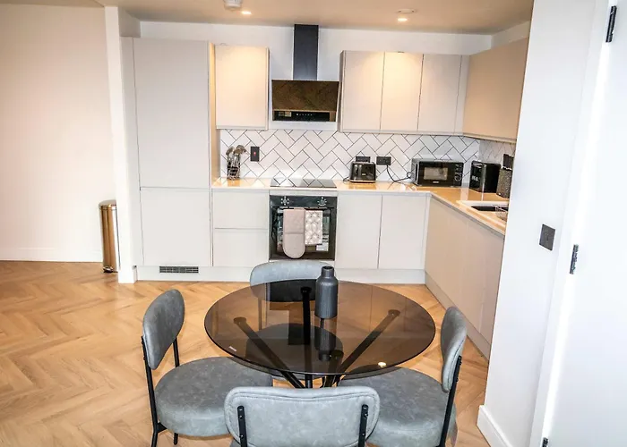 Modern And Sleek 2 Bed Flat In *