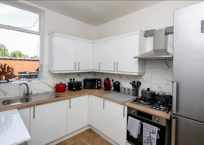 2 Min Walk Etihad Stadium & Coop Arena - 3br, Free Parking Apartament *