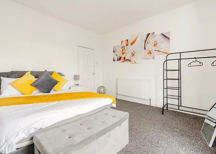 2 Min Walk Etihad Stadium & Coop Arena - 3br, Free Parking * Manchester