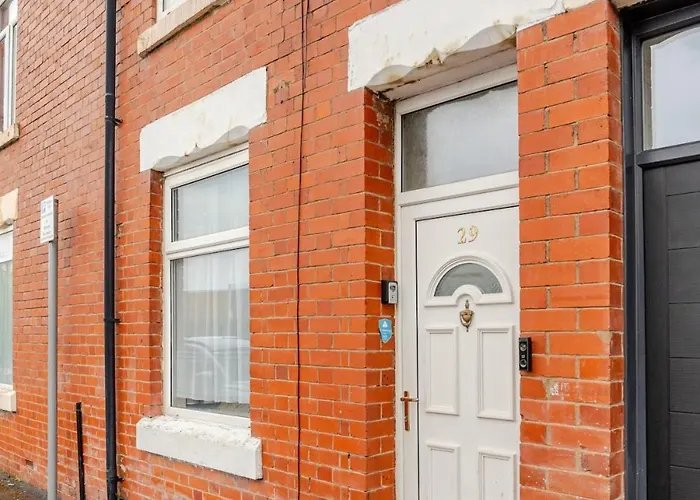 2 Min Walk Etihad Stadium & Coop Arena - 3br, Free Parking Apartament