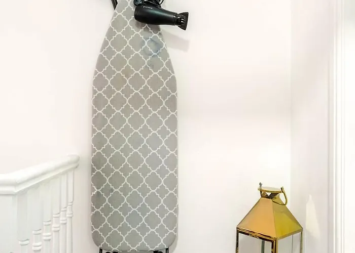 Apartament 2 Min Walk Etihad Stadium & Coop Arena - 3br, Free Parking