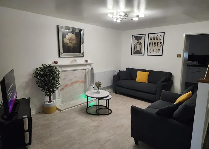 Semesterbostad My -2 Bed House-free Parking Manchester