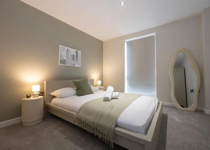 2 Bed Flat By Superhost アパート *