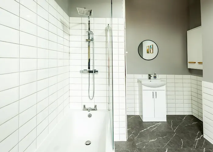 Apartamento Newly Furnished Cosy 3 Bed 20mins From Center