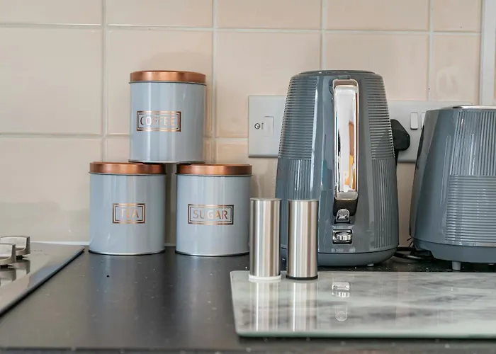 Old Trafford With Free Parking *