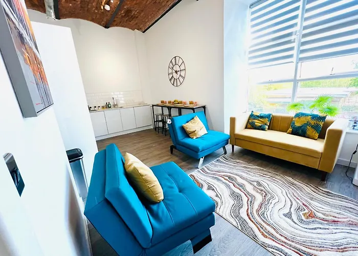 Chic Mill With Canal Views