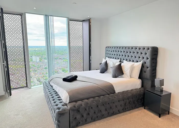 3 Bedroom Penthouse In The Centre Deansgate New Build High Floor *