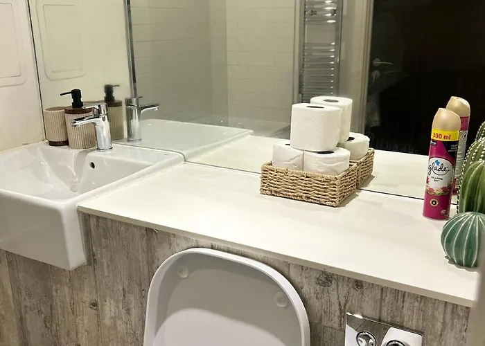 Apartment Spacious - Next To Ao Arena & Picadilly Station - Local Attractions - Free Parking *