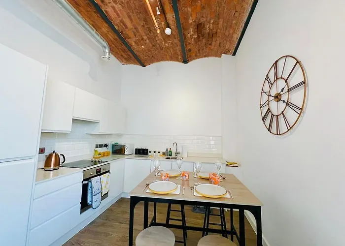 Chic Mill With Canal Views * Manchester