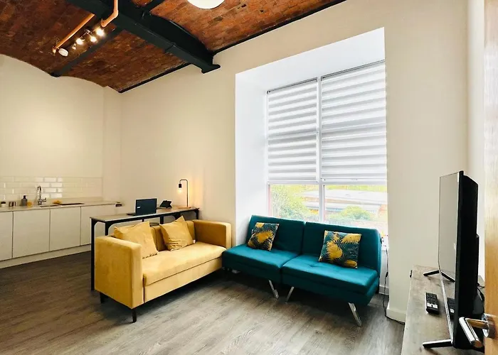 Chic Mill With Canal Views