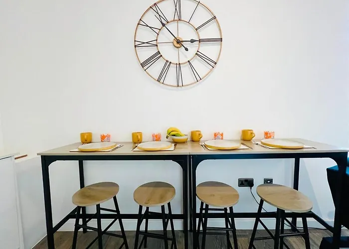 Chic Mill With Canal Views