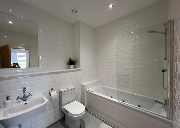 Chic Mill With Canal Views Appartamento Manchester