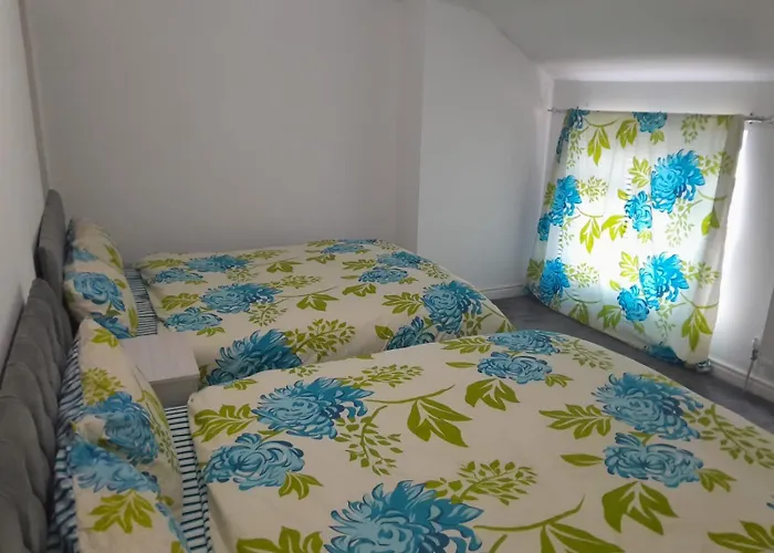 Monarch House * 맨체스터