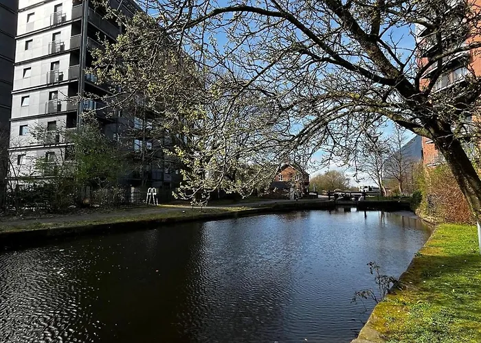 Serene 2-bed Flat With Canal Views - Coop Live & Ethiad Apartamento *