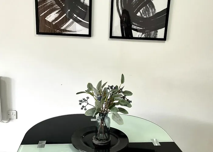 Serene 2-bed Flat With Canal Views - Coop Live & Ethiad Mánchester