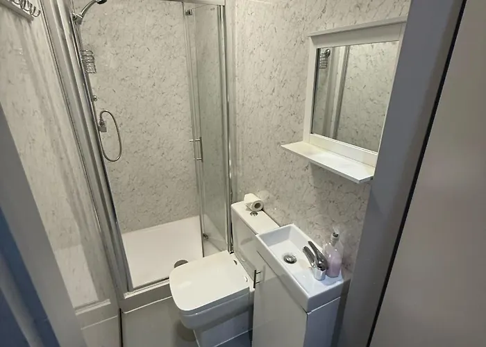 Landcross Co-living - Private Self-cater *