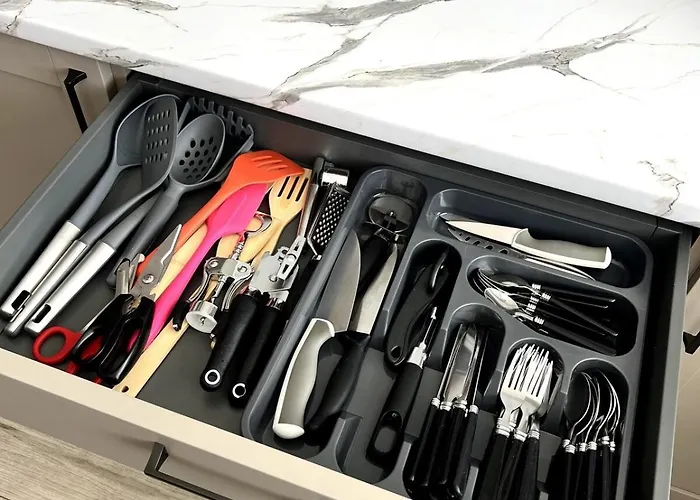 Dom wakacyjny Spacious, Cosy & Stylish 3 Bed In Salford, Near Trafford Park - Free Parking