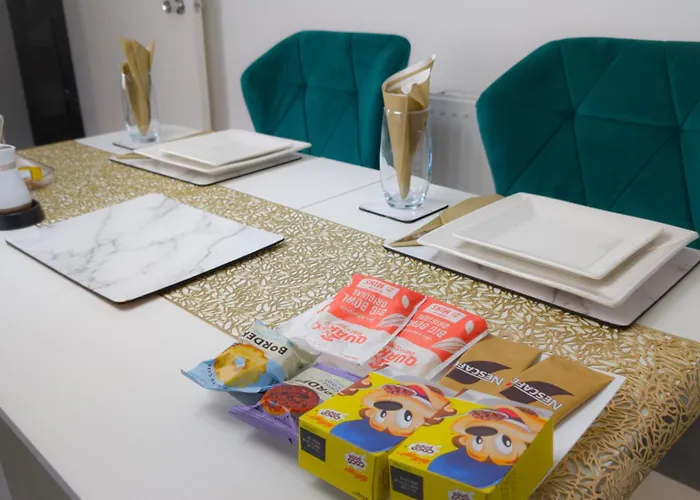 The Ruby Haven, Didsbury - 15mins To Airport - Opp The Christie's Nhs - Sleeps 5 아파트 맨체스터