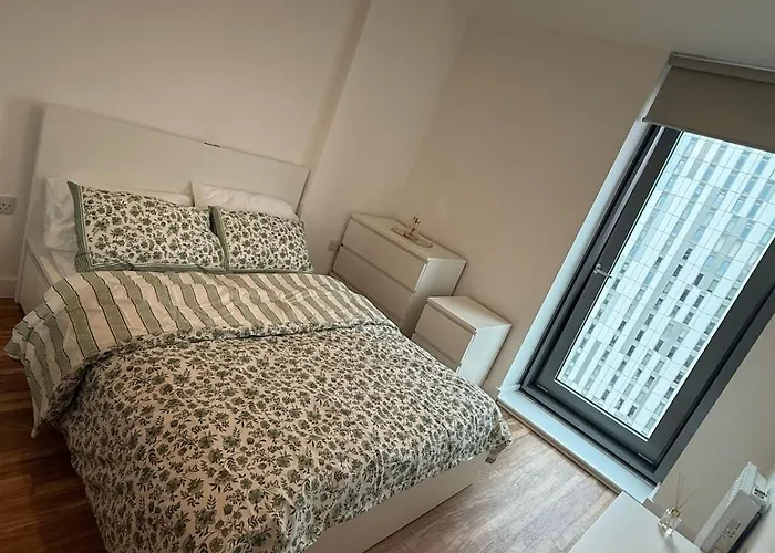 Luxepoint A Luxurious1-bed Flat With Gym And Cinema *