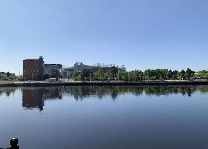 Quays Icon By The Water *