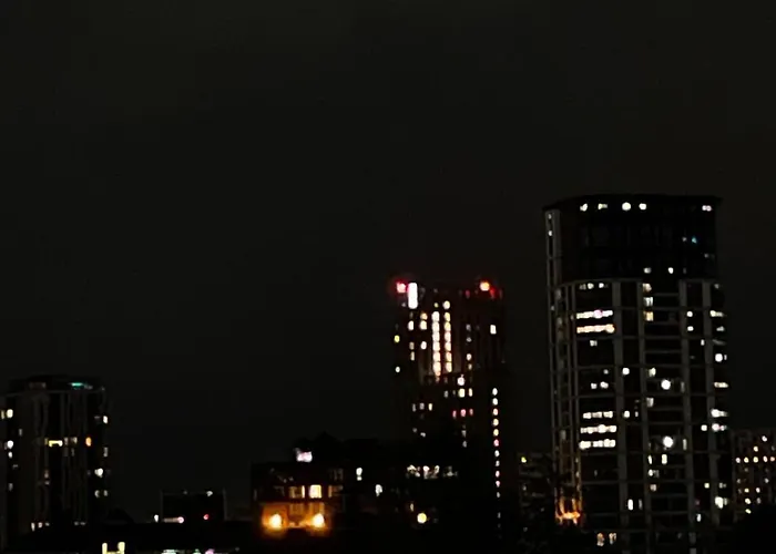 Quays Icon By The Water *