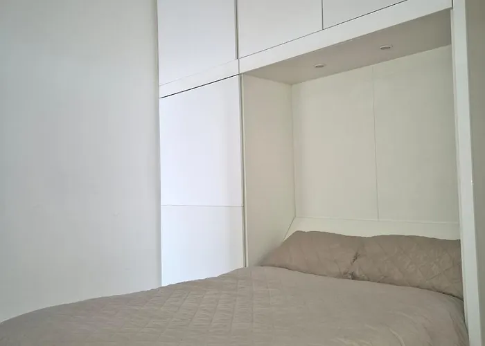 Quays Icon By The Water