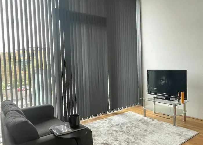 Quays Icon By The Water * Mánchester