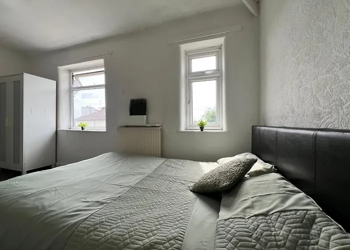 펜션 Spacious House Close To With Free Parking