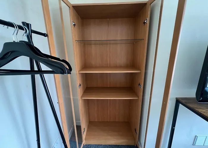 Feriehus Spacious House Close To With Free Parking Manchester