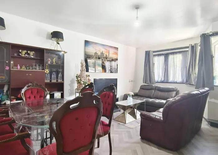 Lockton House Pansiyon *