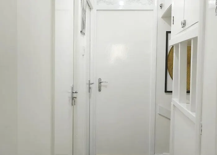 Lockton House Pansiyon