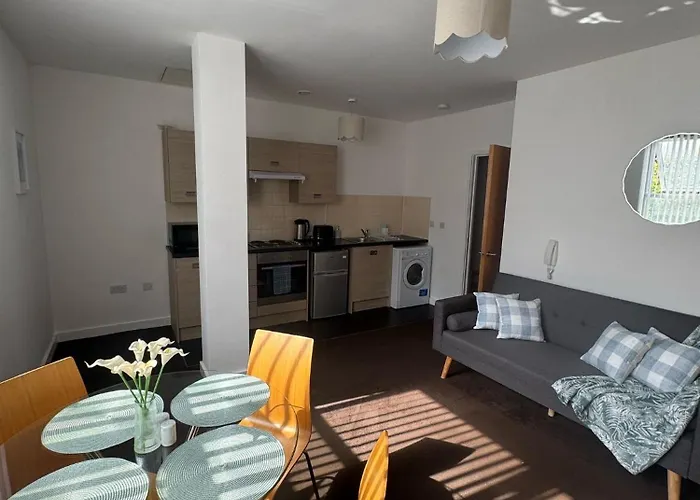 Chic Trafford Apartment, Private Underground Parking, Fast Wi-fi, Self Check-in Anytime, 5 Mins To Old Trafford Stadium Apartamento Mánchester