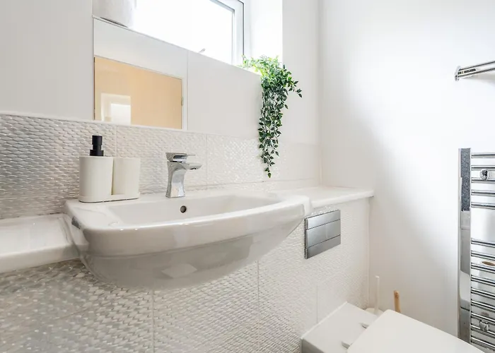 Spacious 4bd 3bt - Etihad - Coop - Pool Table - Free Parking * 맨체스터