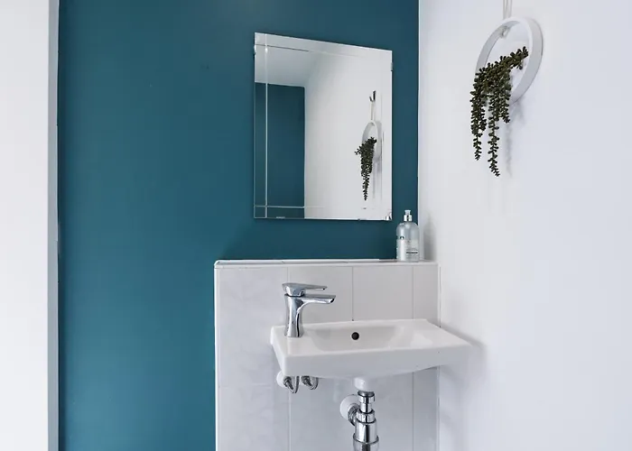 Spacious 4bd 3bt - Etihad - Coop - Pool Table - Free Parking 펜션 *