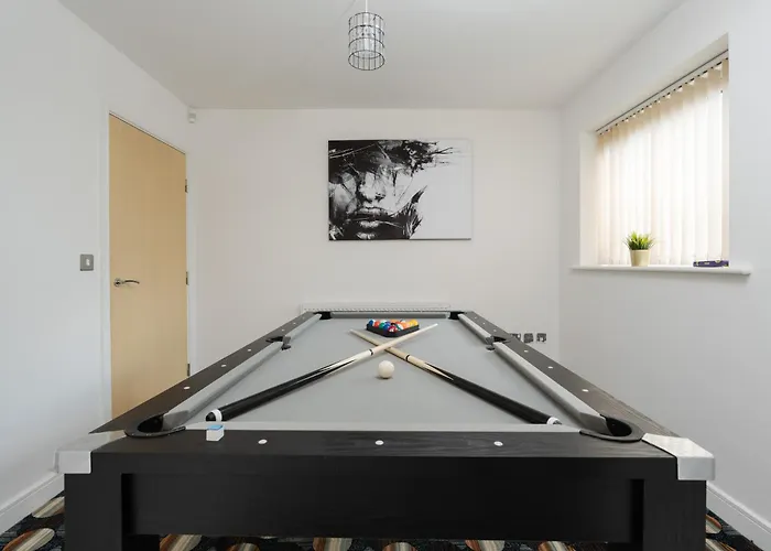 Spacious 4bd 3bt - Etihad - Coop - Pool Table - Free Parking 맨체스터