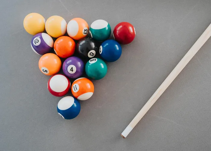 펜션 Spacious 4bd 3bt - Etihad - Coop - Pool Table - Free Parking