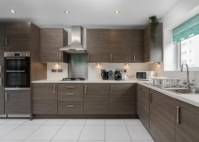 Spacious 4bd 3bt - Etihad - Coop - Pool Table - Free Parking 펜션 *