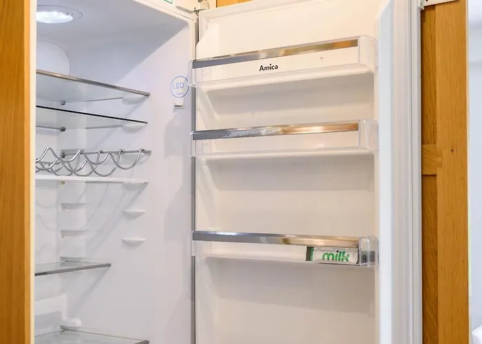 Sleeps 6 Superhost Manchester