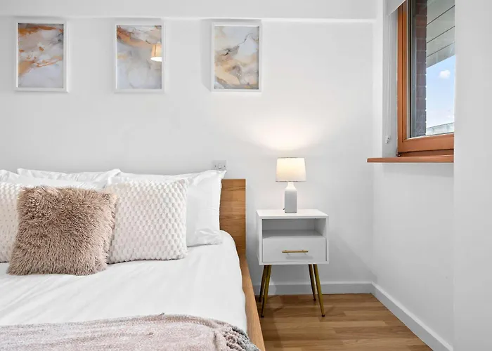 Sleeps 6 Superhost *