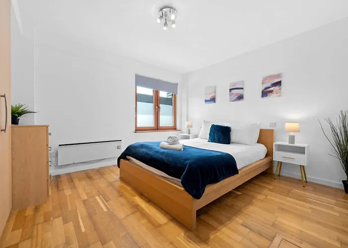 Sleeps 6 Superhost Apartmán *