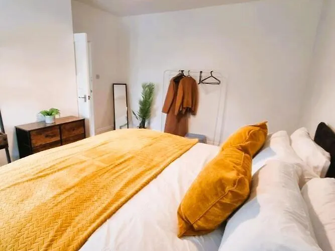 3br House-apartment-free Parking-manchester Airport Nyaraló