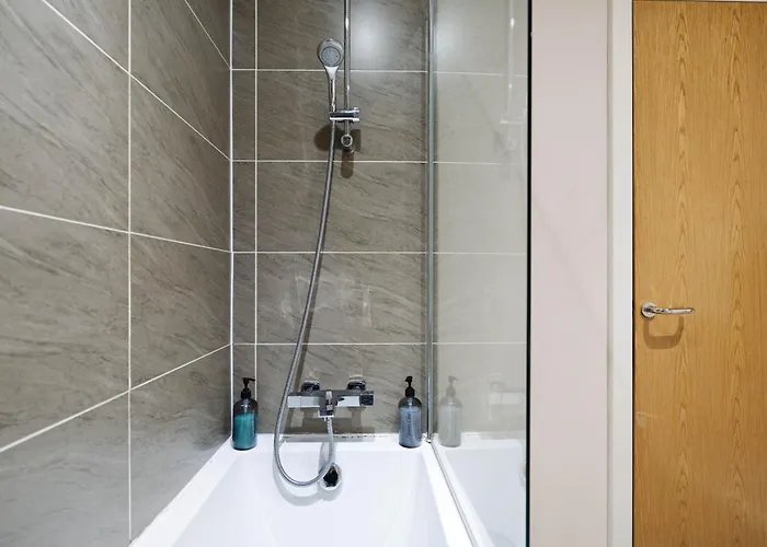 With 2 Parking Spaces! Manchester