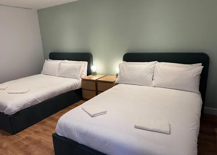 Сasa de vacaciones Stretford - Sleeps 6 - Wifi - Parking - Near Stadium Mánchester
