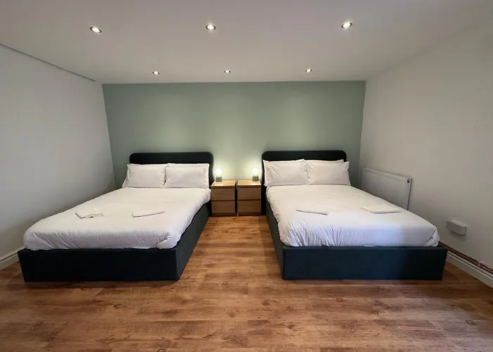 Stretford - Sleeps 6 - Wifi - Parking - Near Stadium * マンチェスター