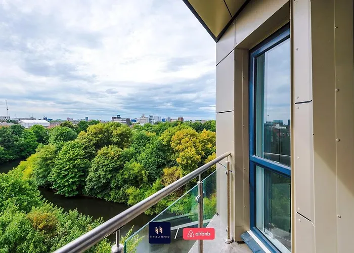 Salford With Free Wifi, Parking & Ideal For Contractors Διαμέρισμα