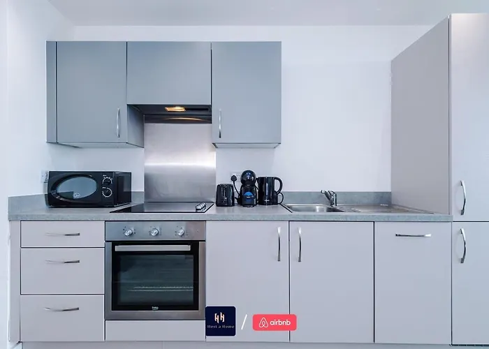 Salford With Free Wifi, Parking & Ideal For Contractors Mánchester