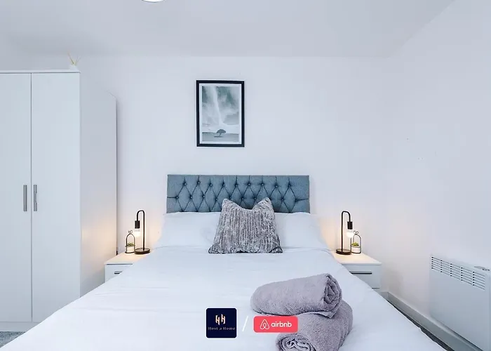 Salford With Free Wifi, Parking & Ideal For Contractors 아파트