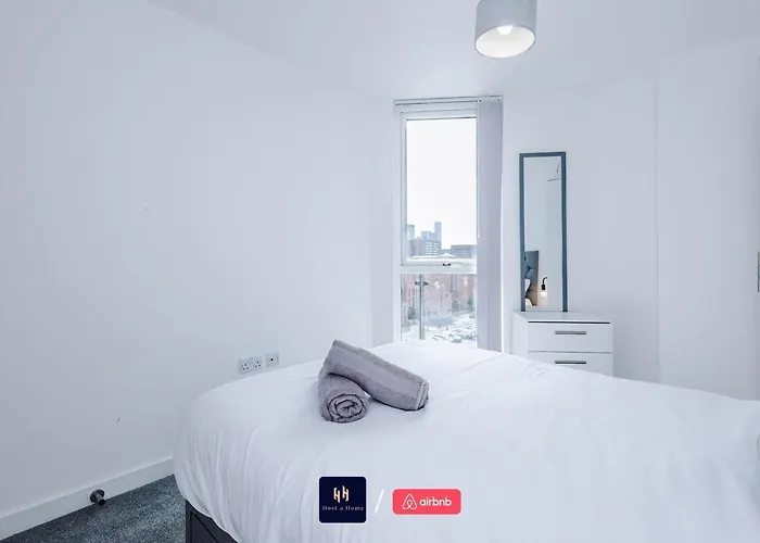 Salford With Free Wifi, Parking & Ideal For Contractors